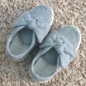 Carter’s girls shoe